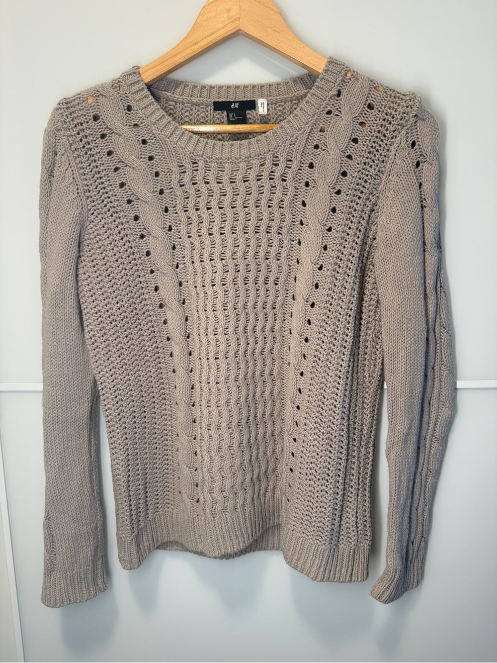 CLEARANCE 4/$15💸 H&M Women's Knit Cable Sweater in Taupe